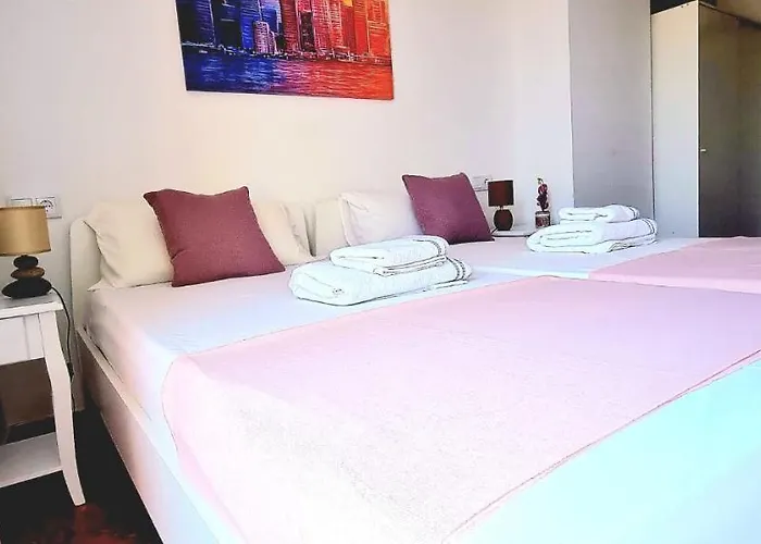 Mediterraneo By Neohotels-centro 8 Min By Metro