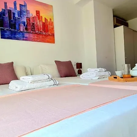 Mediterraneo By Neohotels-centro 8 Min By Metro
