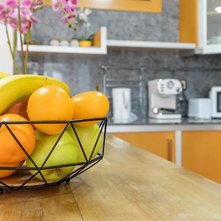 Mediterraneo By Neohotels-centro 8 Min By Metro Apartment
