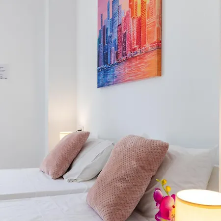 Mediterraneo By Neohotels-centro 8 Min By Metro Apartment *